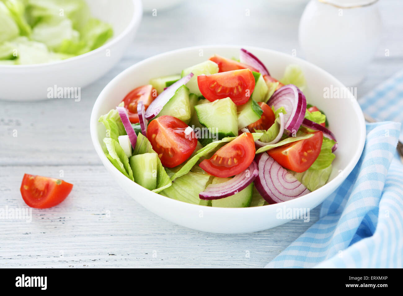 Salat mit Gemüse, leckeres Essen Stockfoto