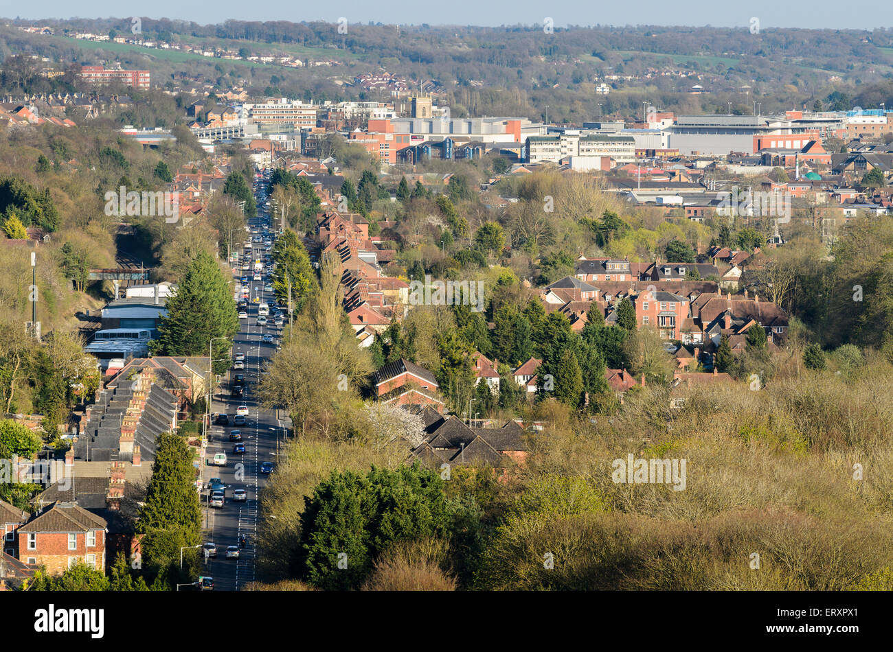 High Wycombe, Buckinghamshire, England, U.K aus West Wycombe Hill betrachtet. Stockfoto
