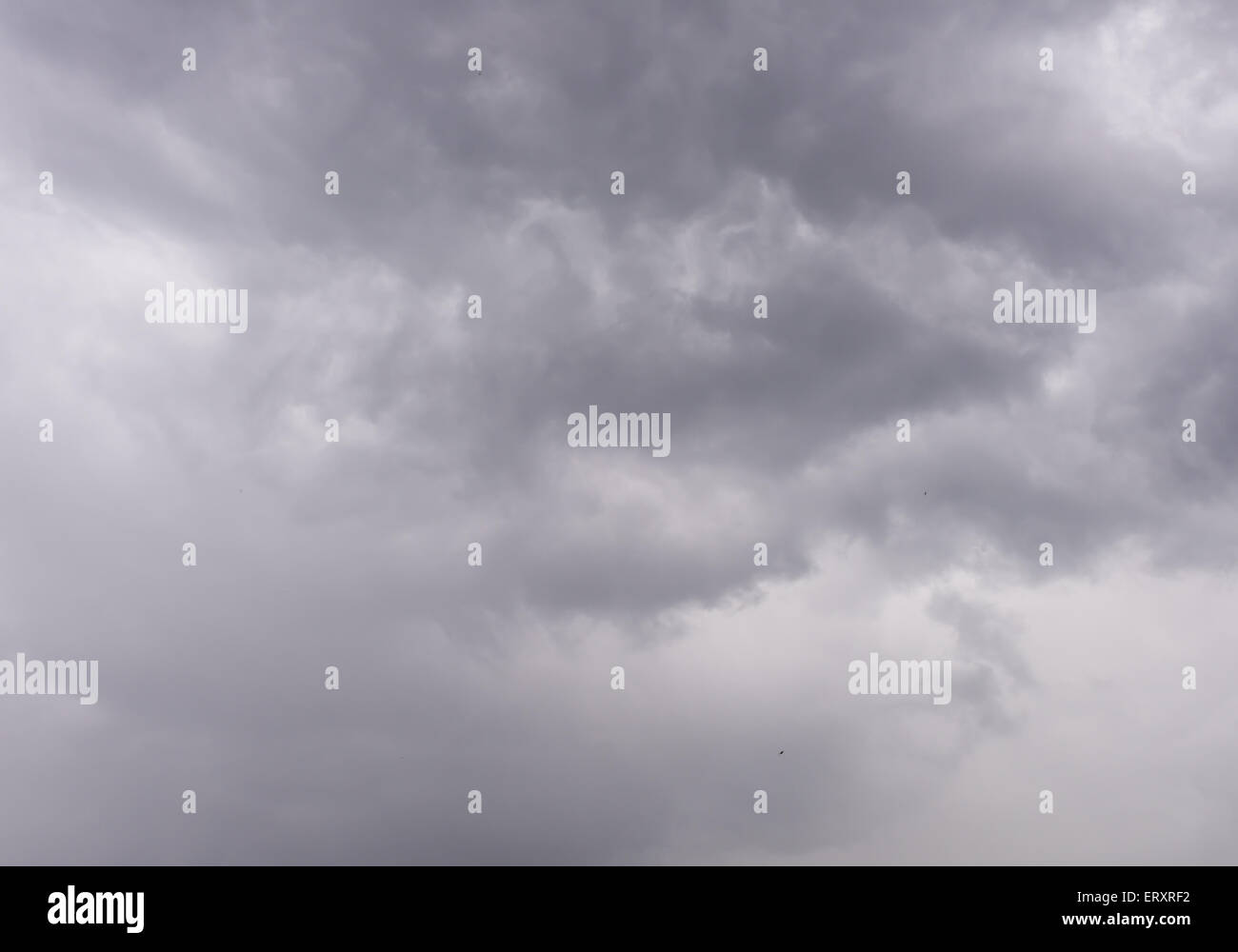Himmel mit regnerischen Wolken Stockfoto
