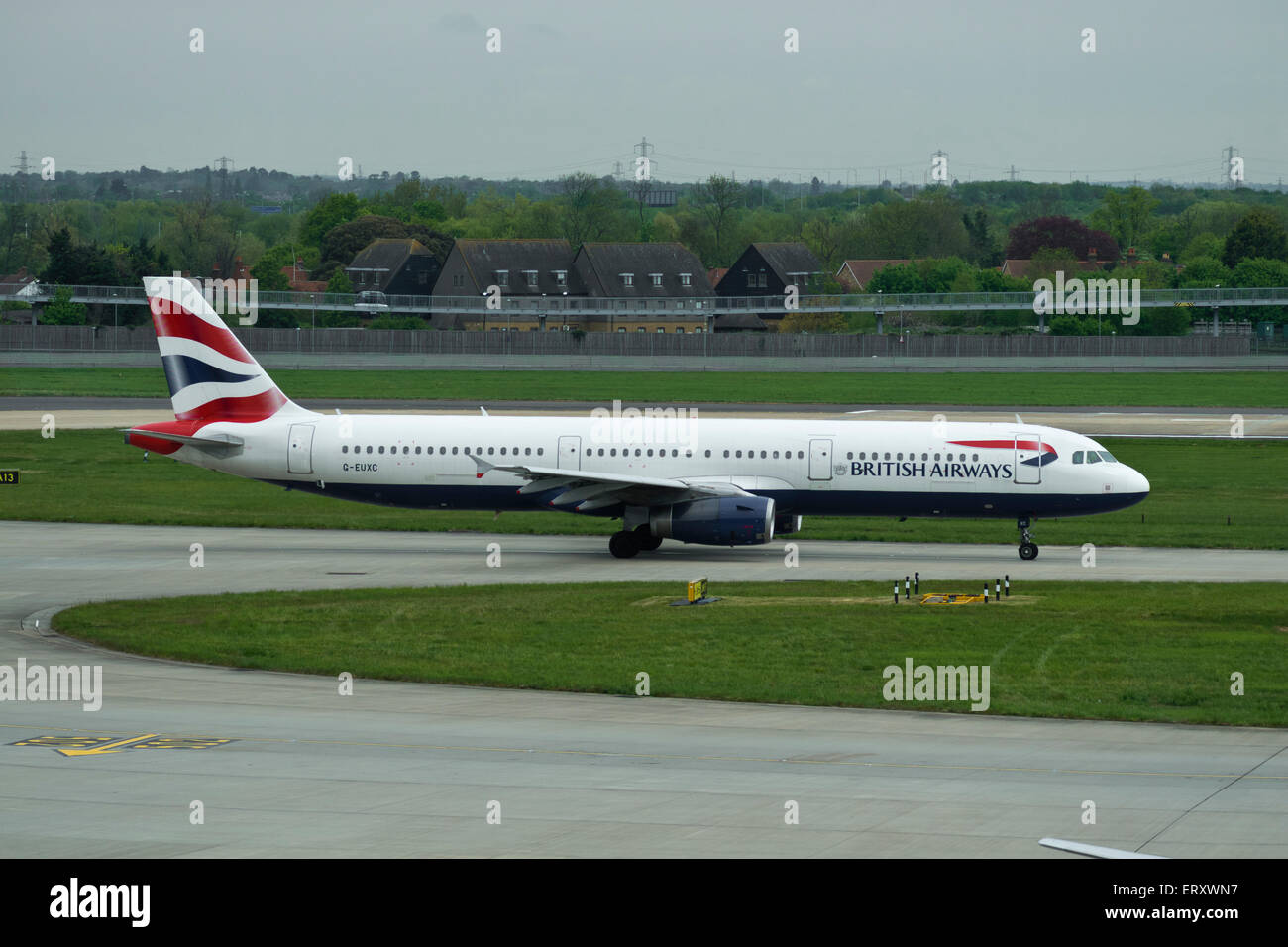 Airbus A321 - MSN 2305 - G-EUXC British Airways Heathrow Airport London England eingetroffen Stockfoto