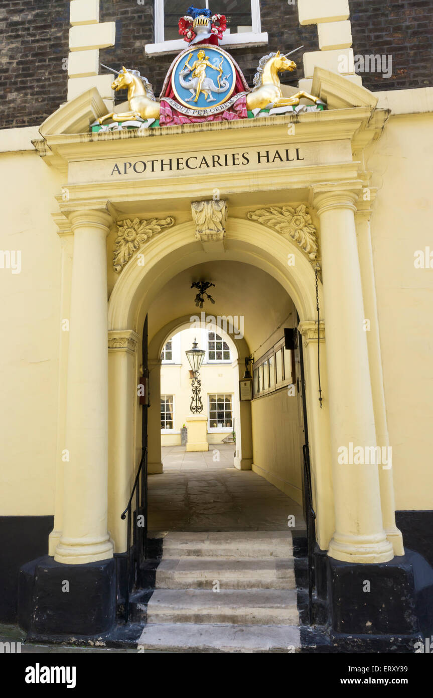 Eingang zum Apotheker in schwarzen Brüder Lane, London. Stockfoto