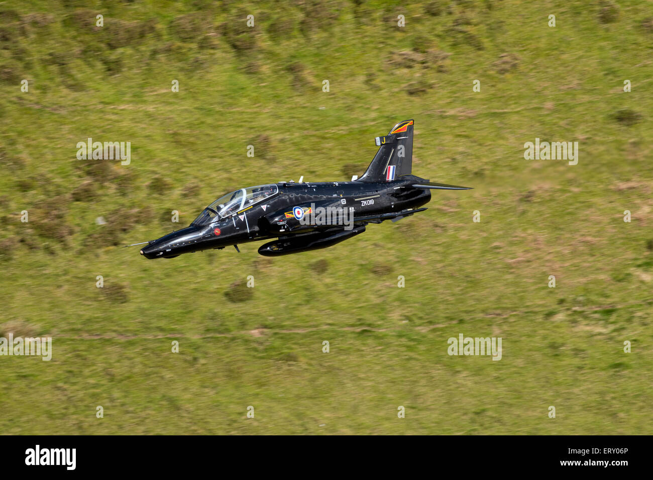 Mach Loop Cad-Ost Mitte Wales Machynlleth Hawk T2 schnell Jet raf Valley low-Level ZK019 mid Wales Fluggeschwindigkeit Stockfoto