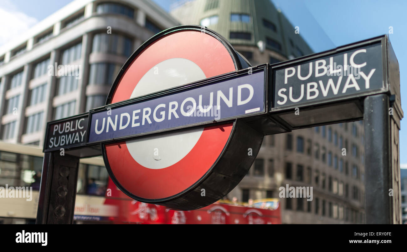 Das Londoner U-Bahn-logo Stockfoto