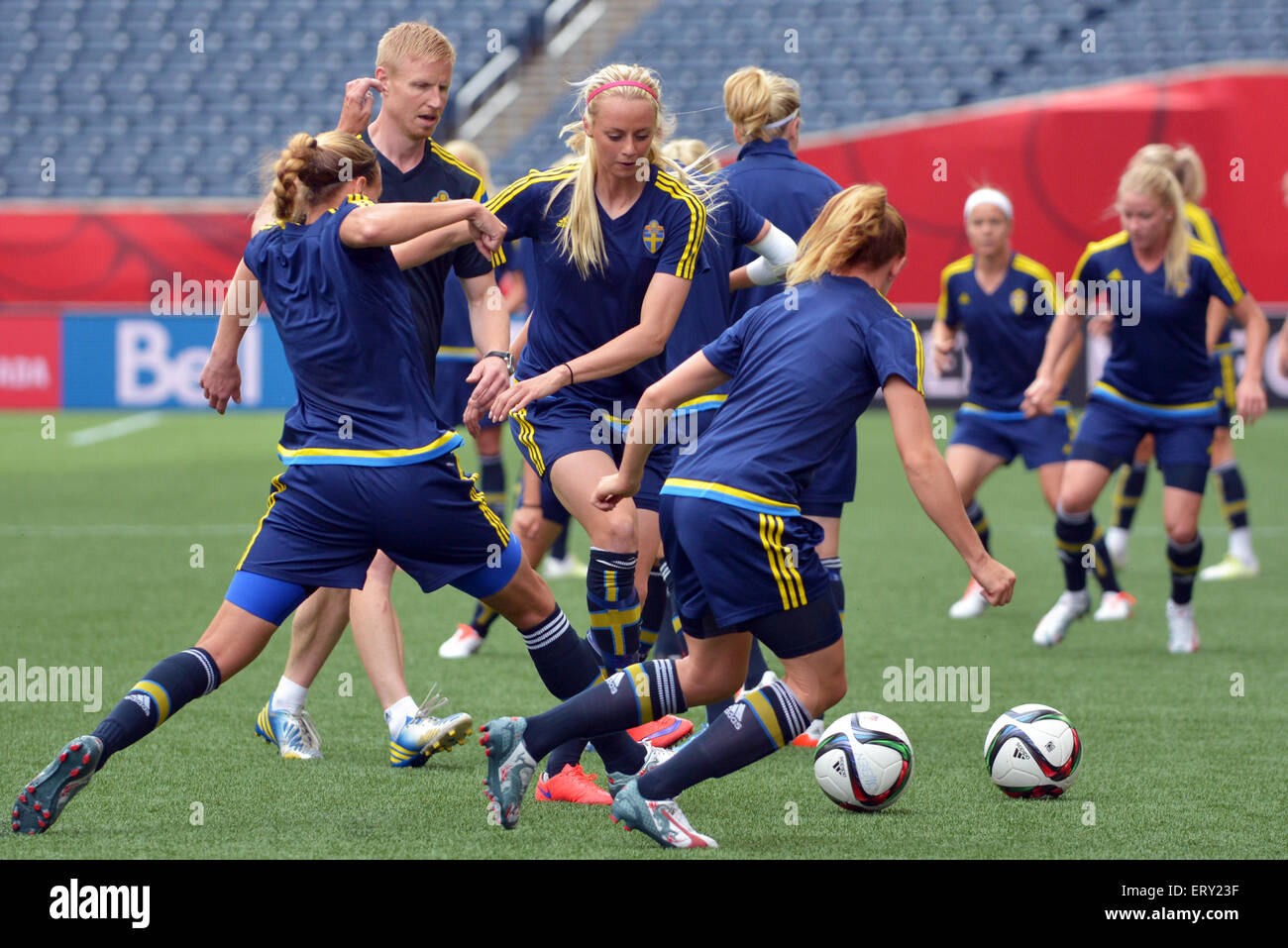 Schweden-WNT ausgebildet in Vorbereitung auf ihre Eröffnung Gruppe Spiel der FIFA Frauen WM in Winnipeg Stadion Stockfoto