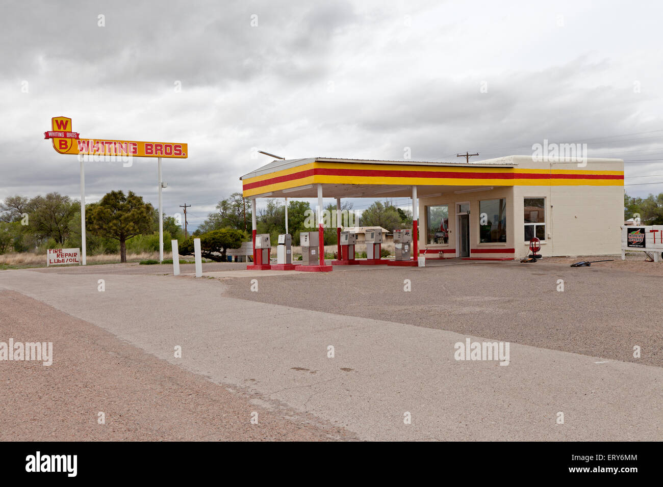 Wittling Bros Tankstelle in Moriarty, New Mexico. Stockfoto