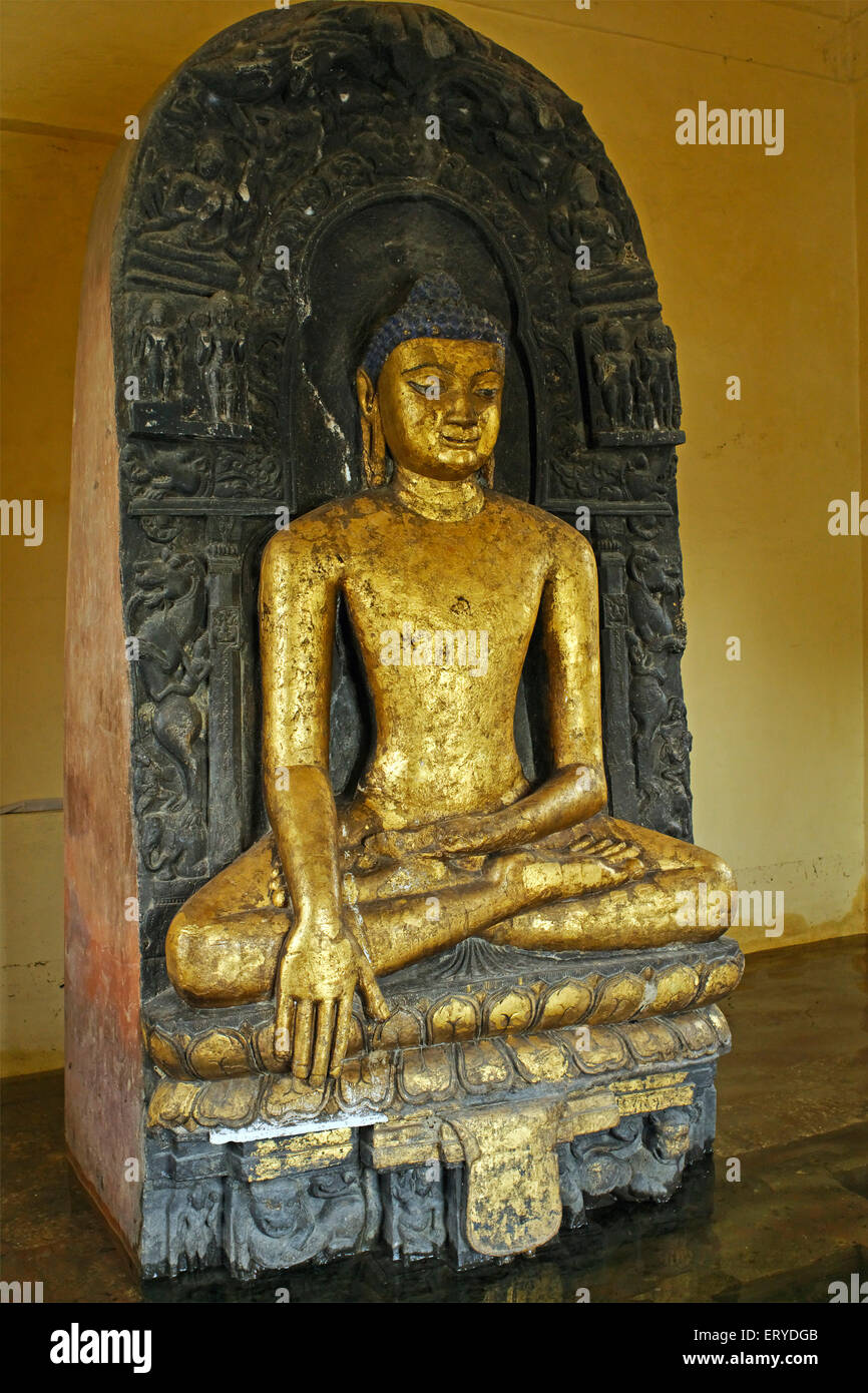 Statue von Gautam Buddha im Mathakura Heiligtum; Bhumisparsha Mudra; Buddhistischen Website; Kushi Nagar; Uttar Pradesh; Indien Stockfoto