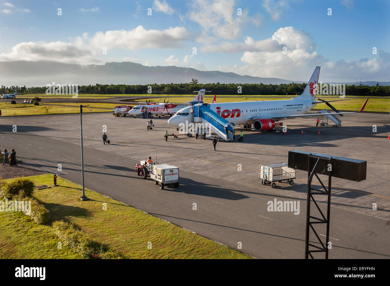 Boeing-Jet von Lion Air, Pattimura Flughafen Ambon, Molukken, Indonesien Stockfoto