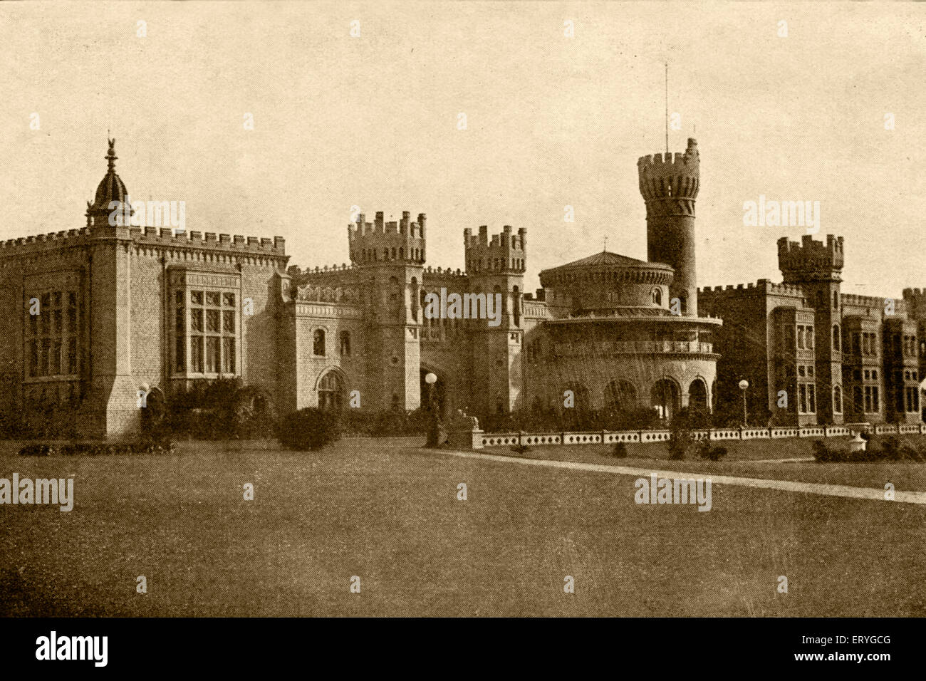 Bangalore Palast, Mysore Maharaja alter Palast; altes antikes 1900s Foto, Bangalore; Bengaluru, Karnataka; Indien, Asien Stockfoto