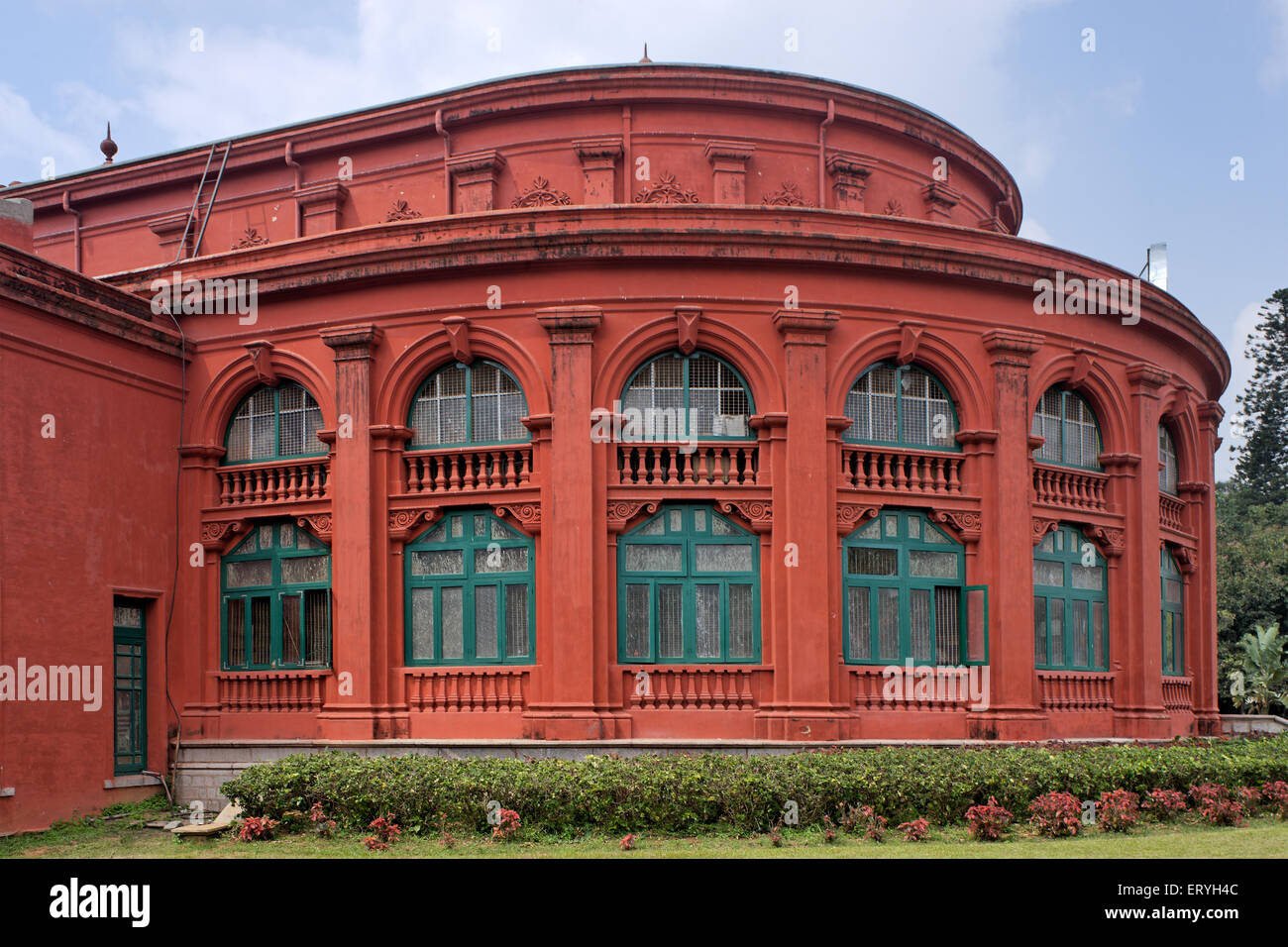 State Central Library , Sheshadri Iyer Memorial Hall , Sri Chamarajendra Park , Cubbon Park , Bangalore , Bengaluru , Karnataka , Indien , Asien Stockfoto