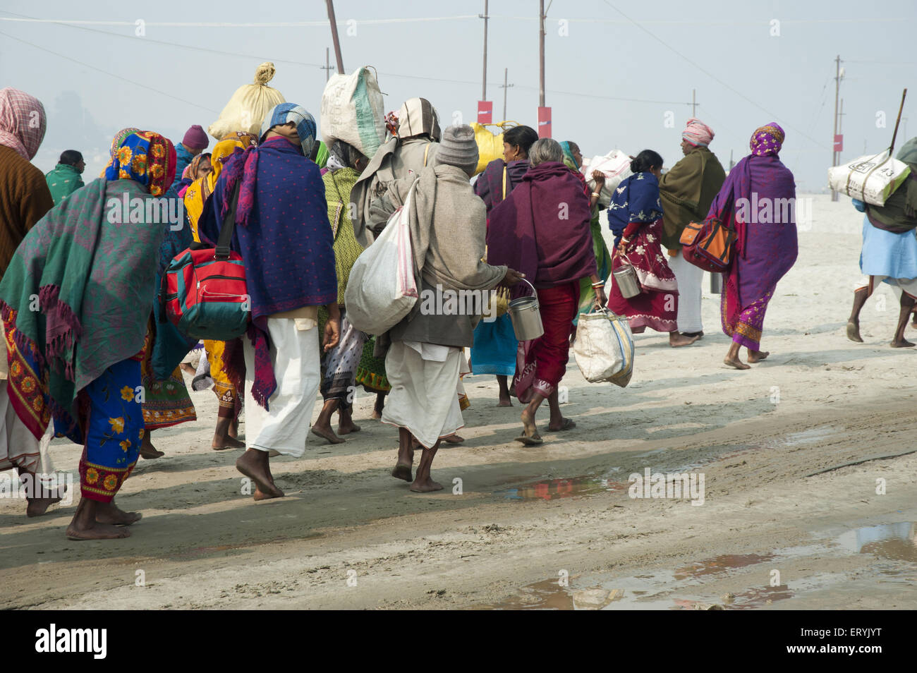 Menschen in Kumbh Mela Festival in Uttar Pradesh, Indien Stockfoto