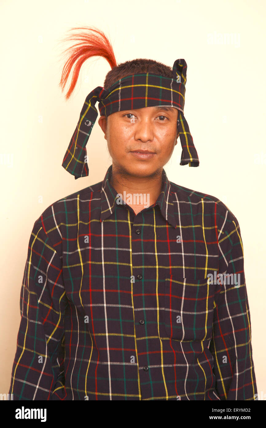 Mizo Tänzerin Kostüm für Cheraw Tanz von Mizoram; Indien nicht Herr Stockfoto