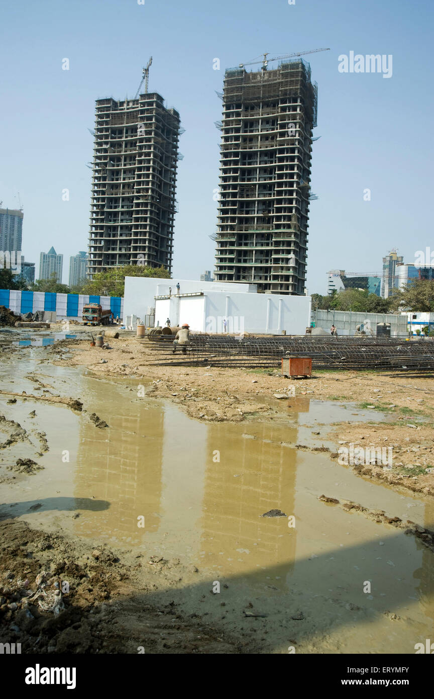 Zwei Baukonstruktionen Mumbai Maharashtra Indien Asien Stockfoto