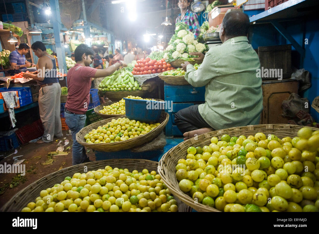 Gemüseladen in Dadar Market Bombay Mumbai Maharashtra Indien Asien Stockfoto