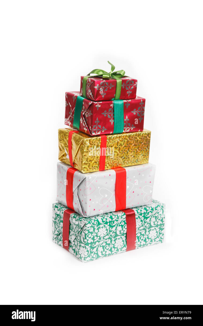 Stapel von bunten Geschenk-Boxen in Christmas festival Stockfoto