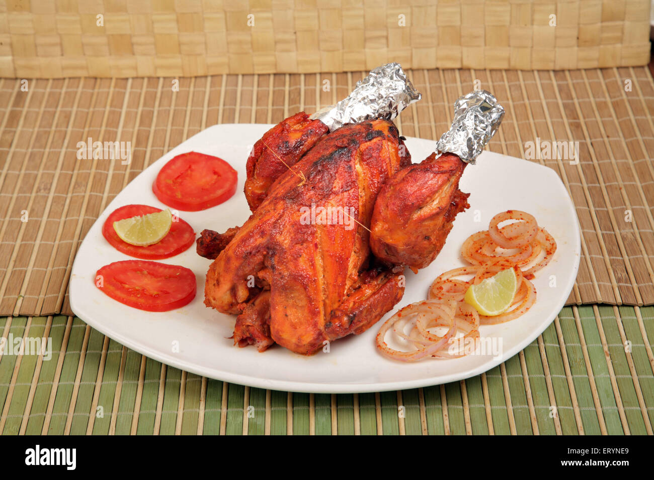 Nicht vegetarische Nahrung ganze Tandoori Huhn Indien Asien PR #743AH Stockfoto