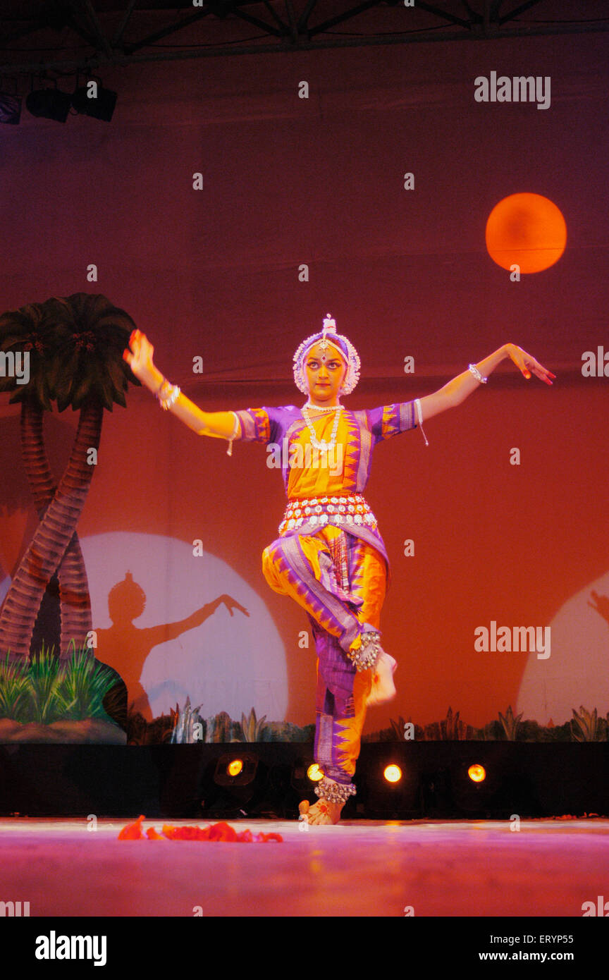 Performs With His Daughter Stockfotos Und Bilder Kaufen Alamy