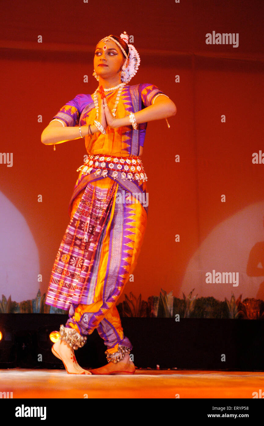 Performs With His Daughter Stockfotos Und Bilder Kaufen Alamy