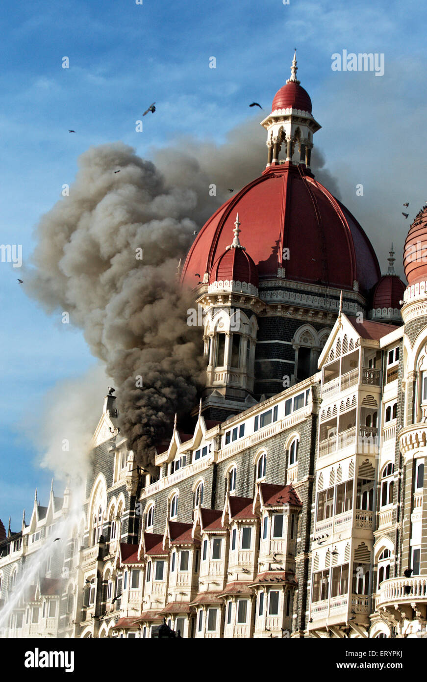26/11 Bombay Terroranschlag 2008 , Taj Mahal Hotel Brennen , Colaba , Bombay , Mumbai , Maharashtra , Indien , Asien Stockfoto