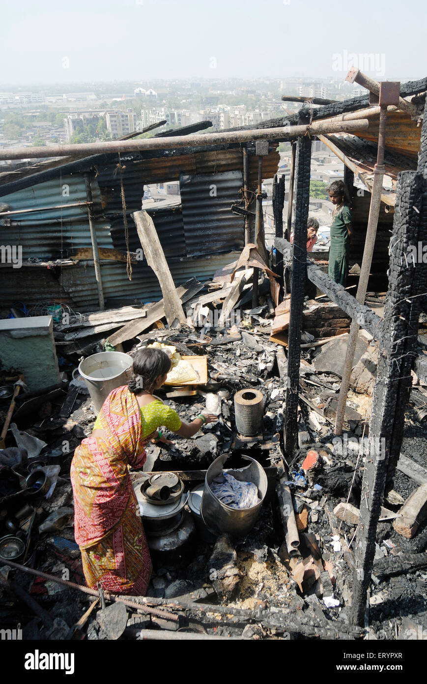 Asalfa Slums Feuerschaden, Asalpha Slum, Ghatkopar, Bombay, Mumbai, Maharashtra, Indien, Asien Stockfoto