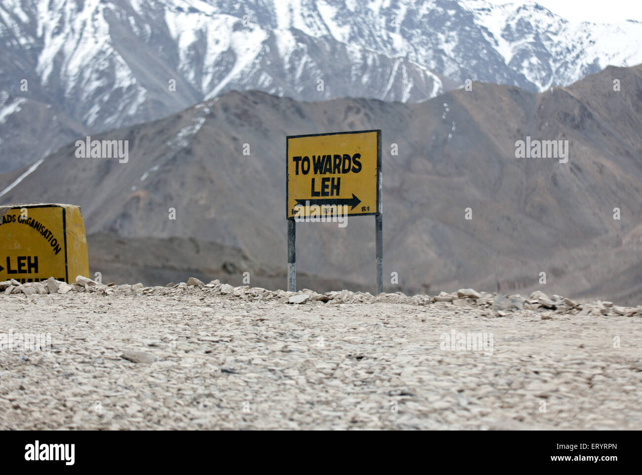Schild mit Richtung Leh, Leh, Ladakh, Jammu und Kaschmir, Indien, Asien Stockfoto