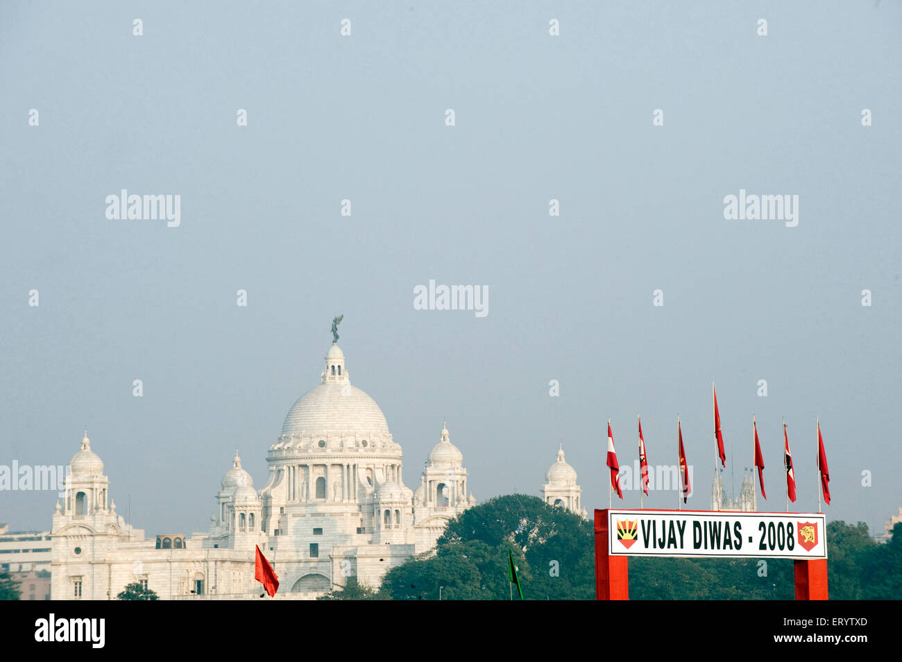 Feier des militärischen Vijay Divas in Kolkata RCTC Boden gegen Victoria Memorial im Hintergrund; Kolkata; West-Bengalen Stockfoto