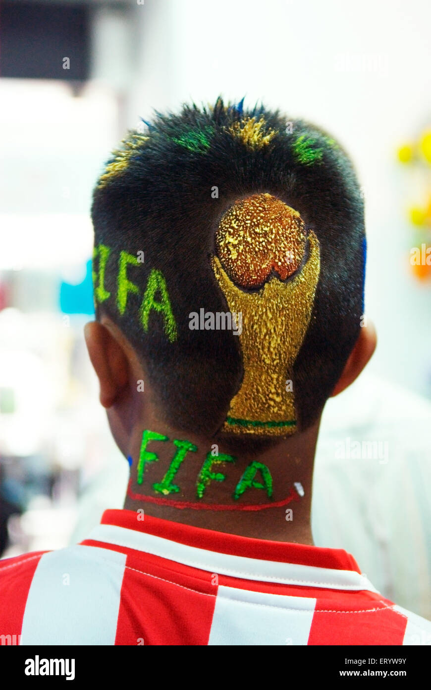 Fußball-Fan mit trendigen Haarschnitt während der FIFA WM - Aum 175646 Stockfoto