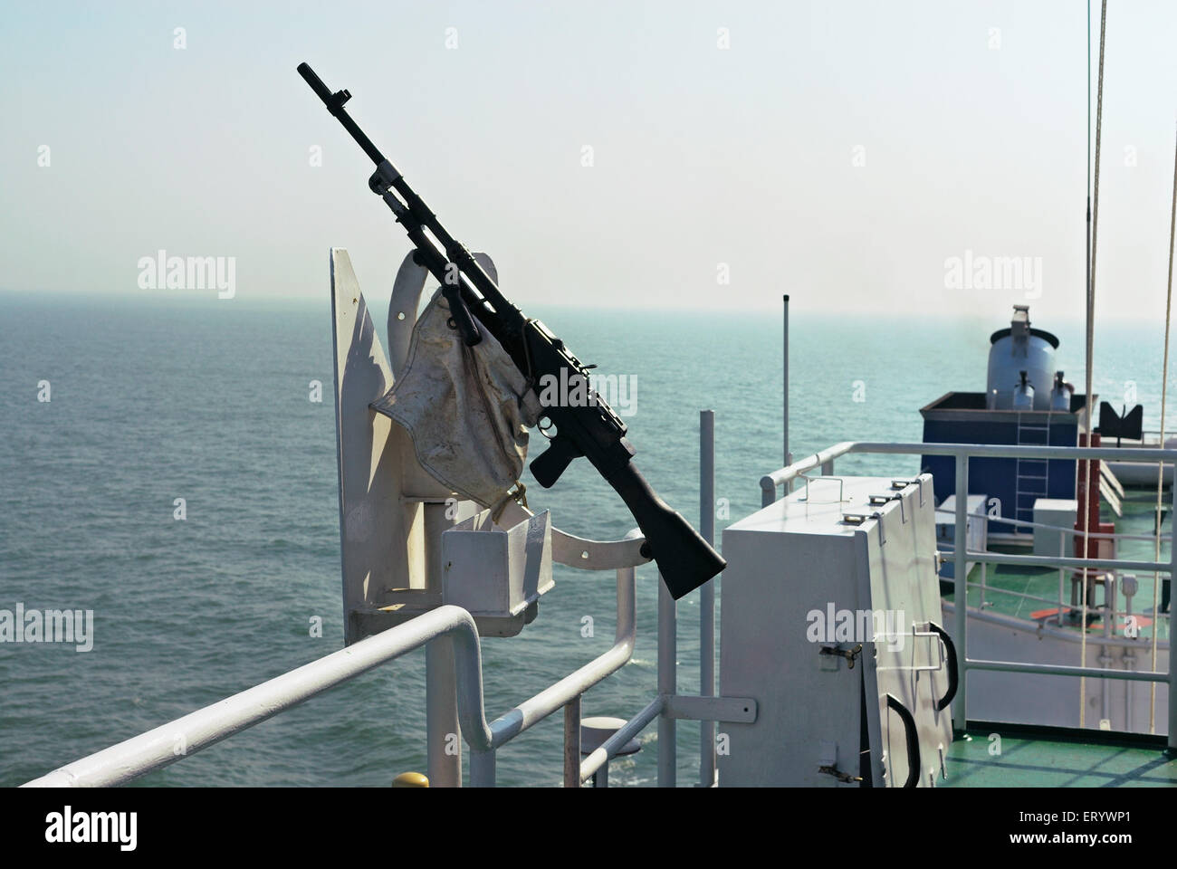 Navy Schiff, montierte Maschinengewehr, Bombay, Mumbai, Maharashtra, Indien, Asien Stockfoto
