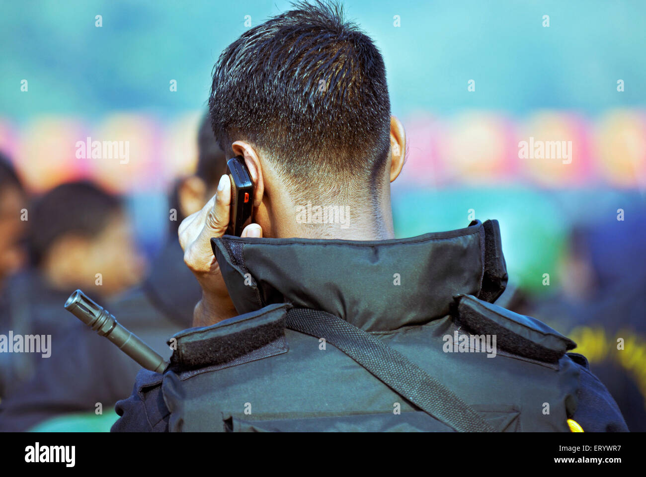 Maharashtra-Polizei-Kommando in Bullet Proof Jacke; Bombay; Mumbai; Maharashtra; Indien Stockfoto