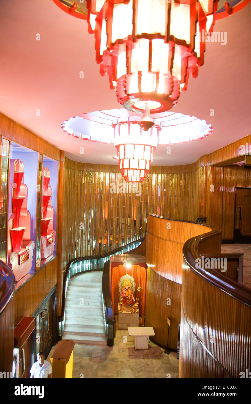 Innenarchitektur des Theaters maratha mandir; Bombay Mumbai; Maharashtra; indischer artdeco; Kunst; deco; Bombay; Gebäude; Struktur Stockfoto