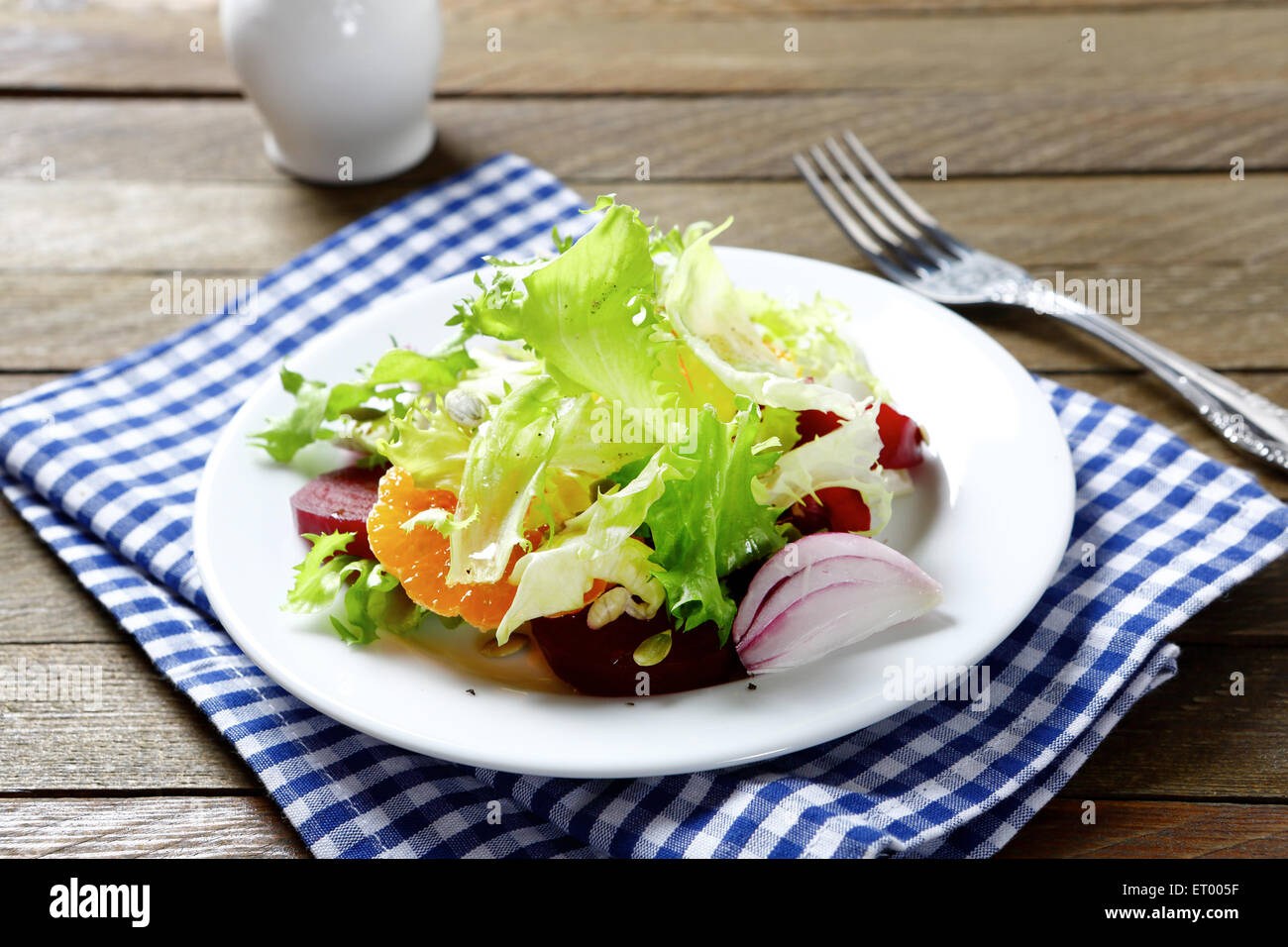 Gemüse Salat-Mix auf einem Teller, Essen Stockfoto