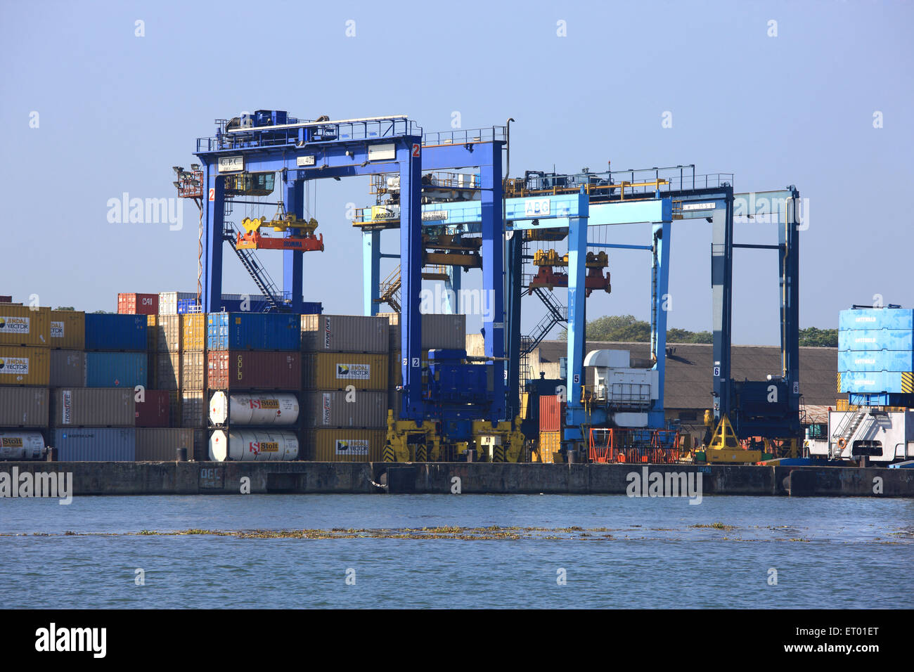 Container Yard, Cochin, Kochi, Kerala, Indien, Asien Stockfoto