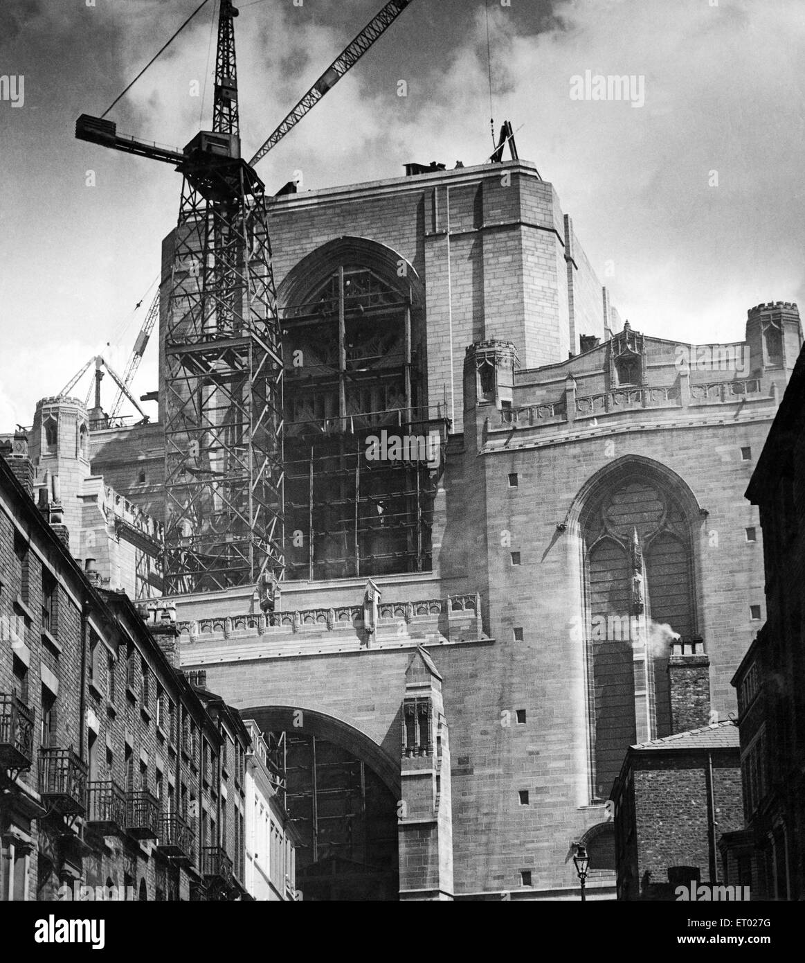 Bau von der Liverpool Anglican Cathedral, Bild zeigt den Prozess (der rechten oberen Ecke der Turmfuß) das Stahlgerüst, das welche die Glocken, Merseyside vornimmt. 14. Juni 1935 Stockfoto