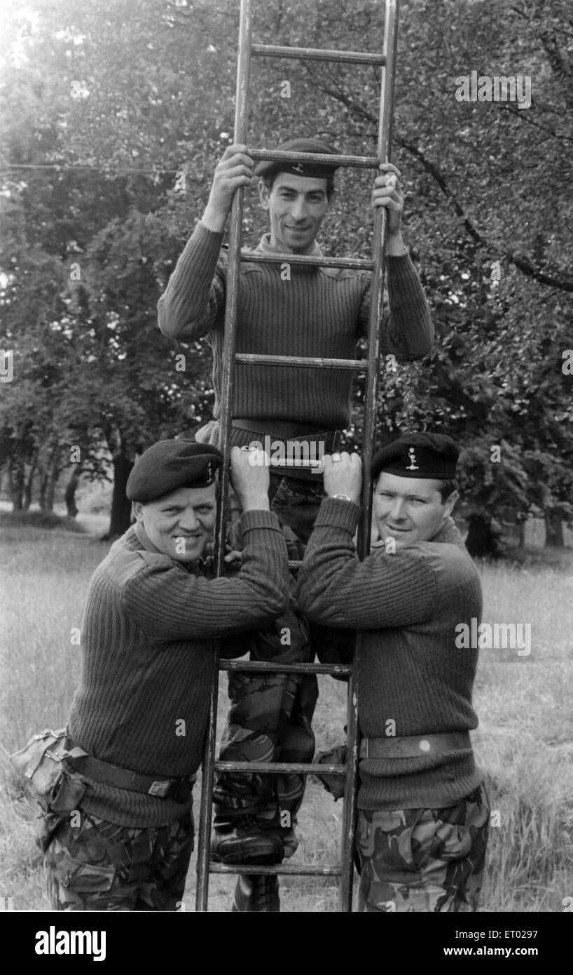 Glücklich Trio (von links nach rechts) arbeitete mit NEEB aus Billingham Signalman Arthur Warner, Signalman Jack Morgan, 28, aus Middlesbrough, Signalman Mick Alexander, 23. 24. Juni 1981. Stockfoto