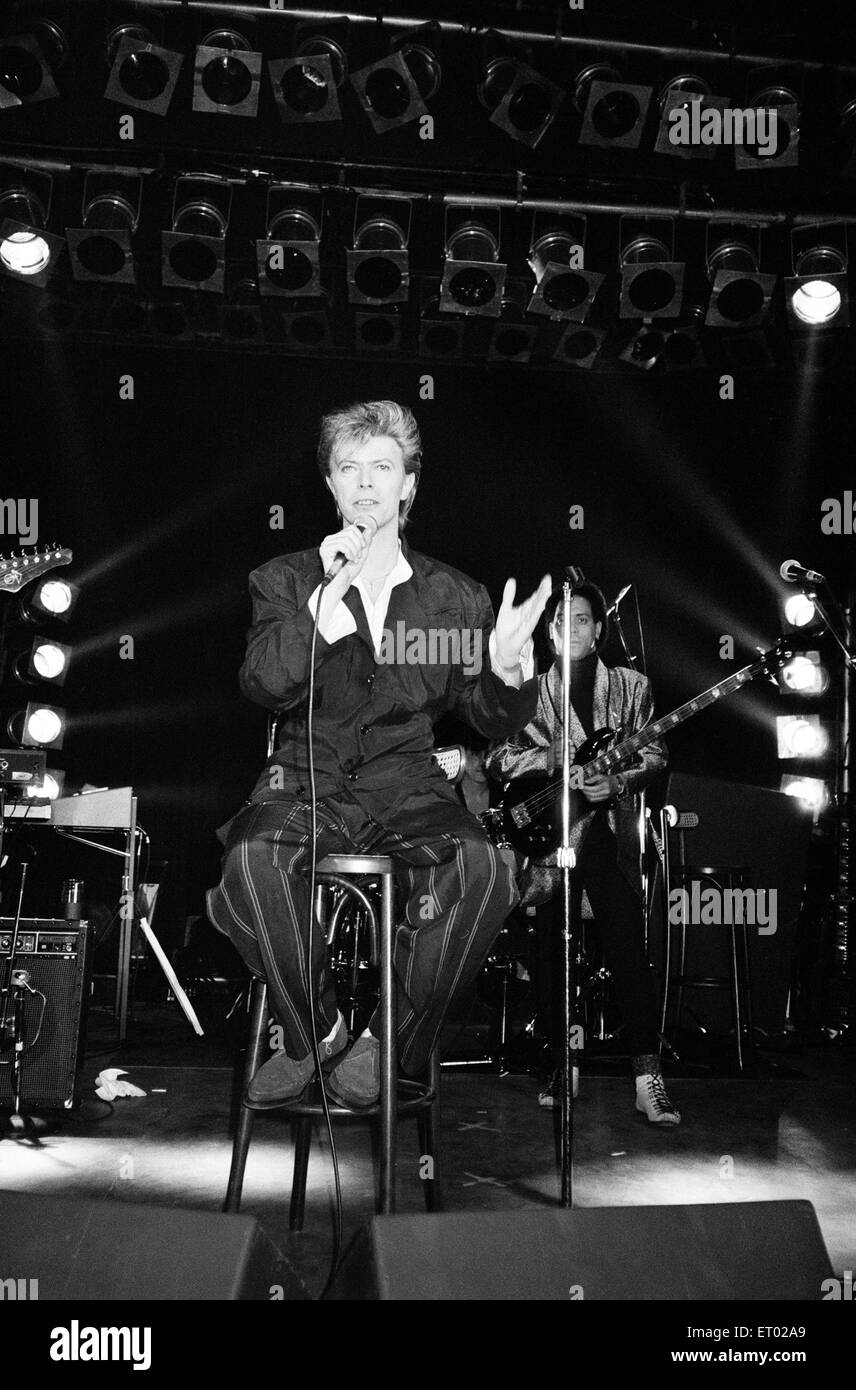 Britischer Pop-Sänger David Bowie auf der Bühne. 21. März 1987. Stockfoto
