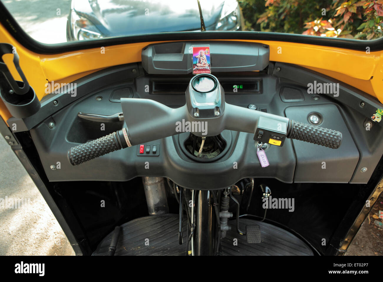 PVC-Schreibtisch Board Auto Rikscha Dreirad Indien Asien Stockfoto
