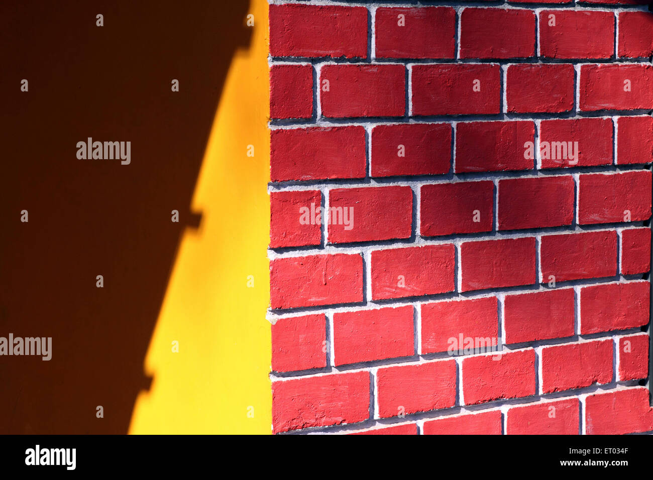 Backsteinmauer, Coorg, Madikeri, Bergstation, Kodagu Bezirk, Western Ghats, Karnataka, Indien, Asien Stockfoto