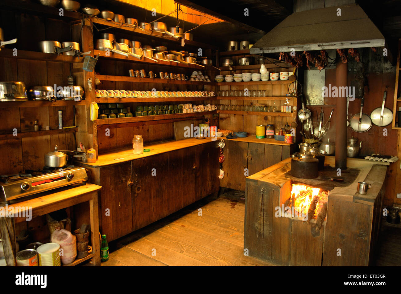 Hotelküche , Chame , Manang , Gandaki Zone , Nepal , Föderale Demokratische Republik Nepal , Südasien , Asien Stockfoto