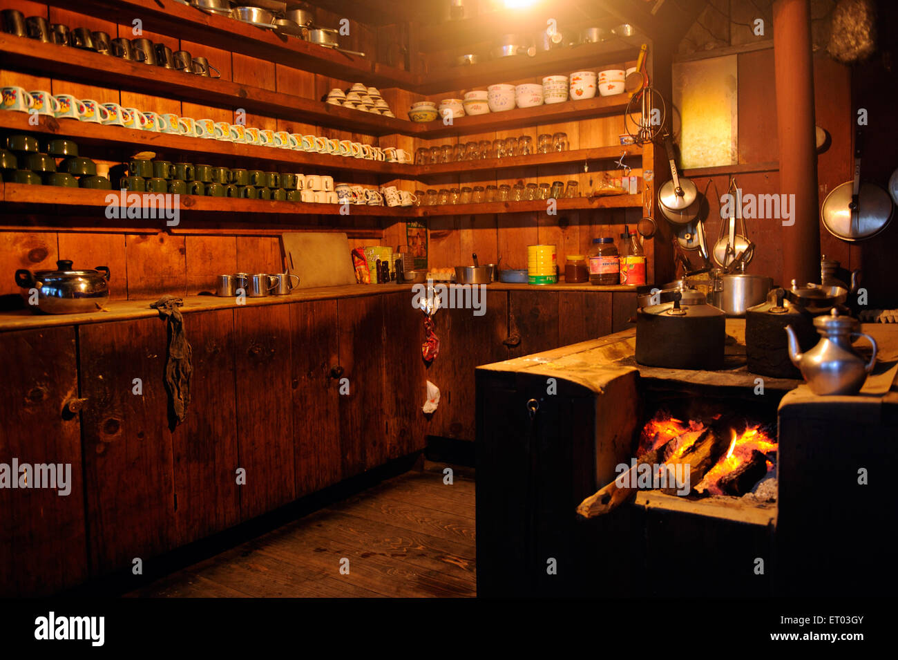 Hotelküche , Chame , Manang , Gandaki Zone , Nepal , Föderale Demokratische Republik Nepal , Südasien , Asien Stockfoto