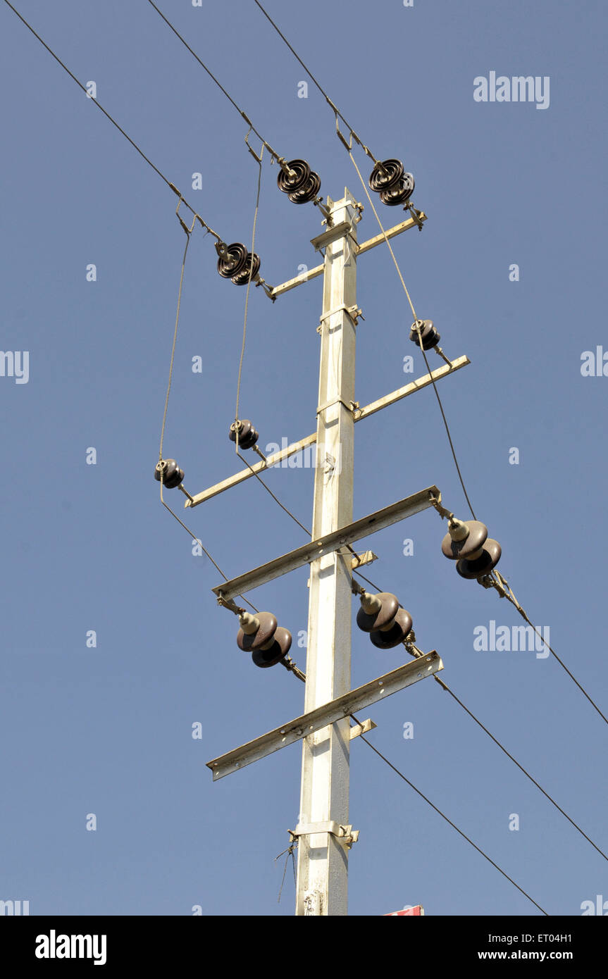 Strom-Mast in Bhavnagar in Gujarat in Indien Stockfoto