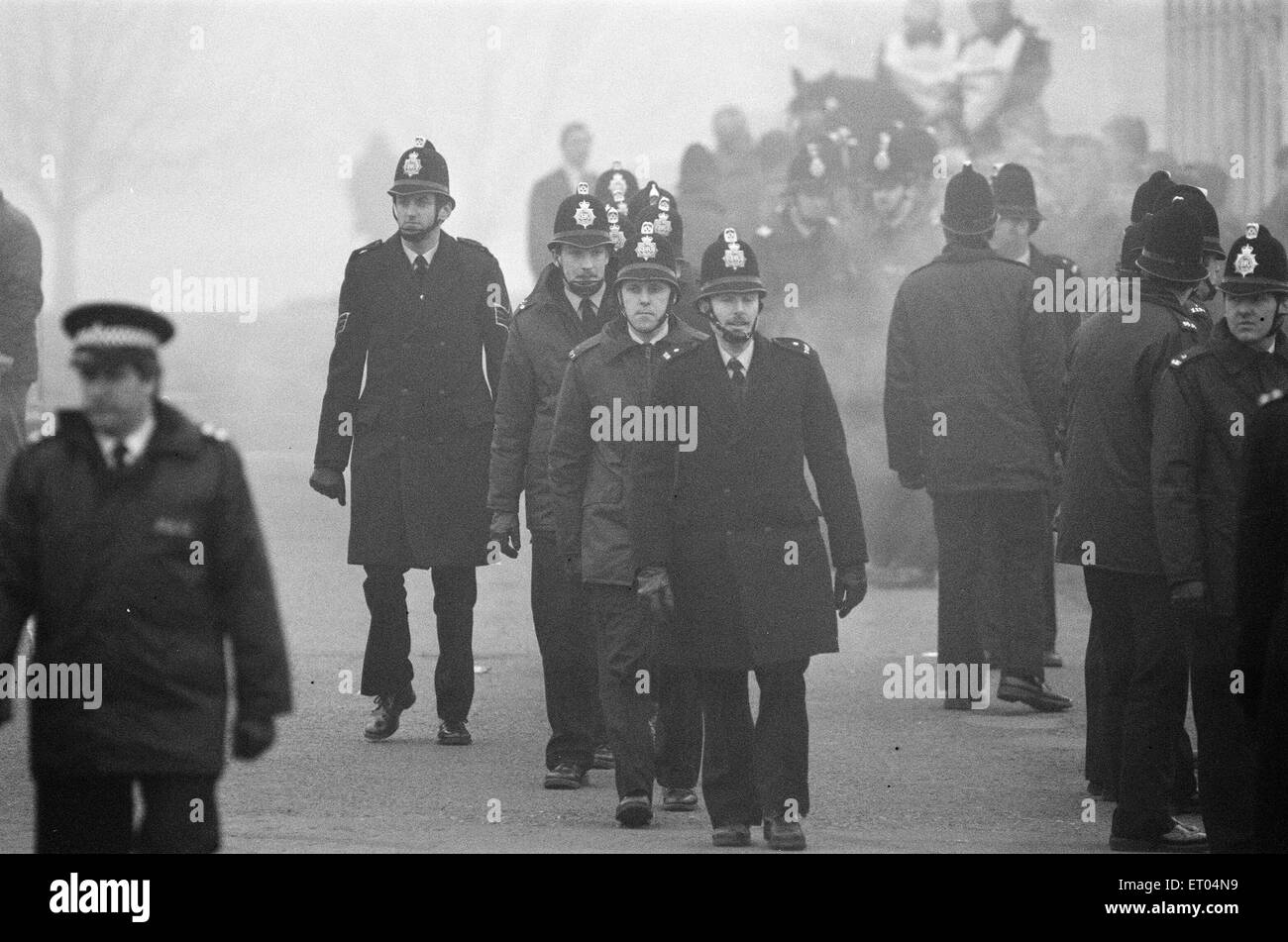 Miners Strike 1984-1985, abgebildet. Zaunlatten an Lea Hall Zeche, Rugeley, Staffordshire, England, Freitag, 23. März 1984. Arthur Scargill, Präsident von NUM, erklärte, dass Streiks in den verschiedenen Bereichen der Kohle wurden zu einem landesweiten Streik und forderten Stockfoto
