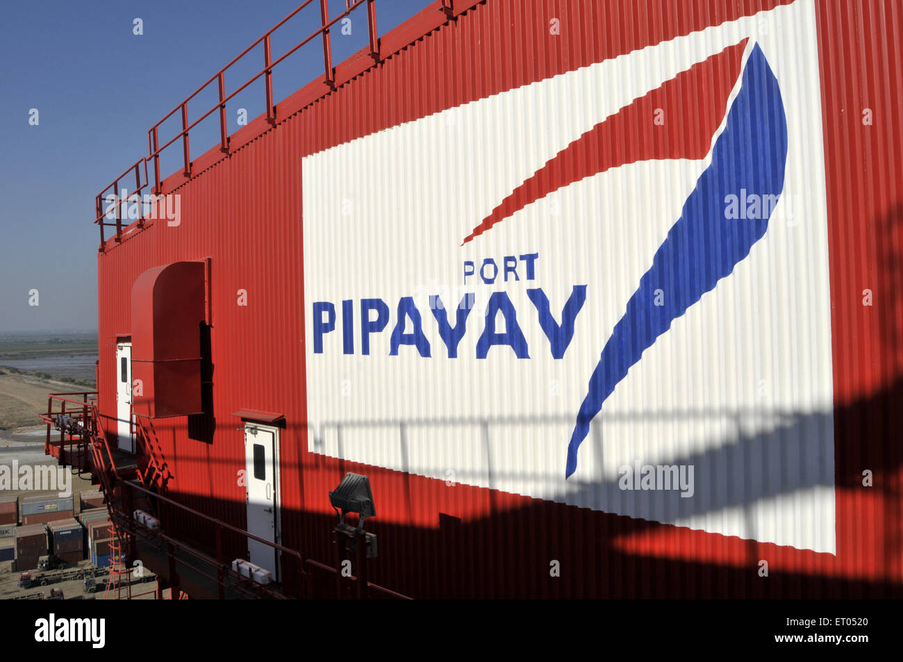 Teil der Kran zum entladen Schiffe in Port Pipavav in Gujarat in Indien Stockfoto