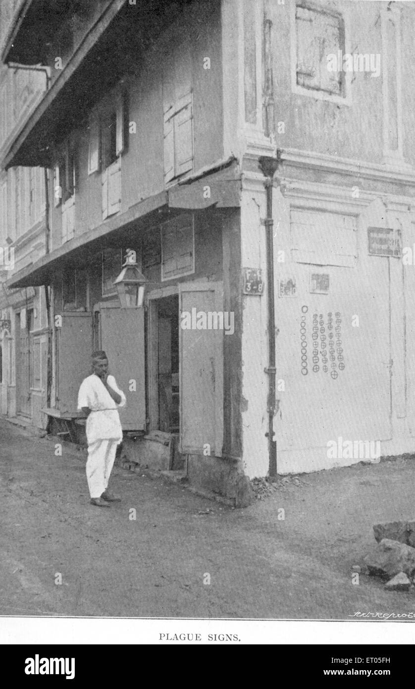 Pest Zeichen, markiertes Gebäude, große Hungersnot, Beulenpest Epidemie, Kalbadavi, Bombay, Mumbai, Maharashtra, Indien, Asien, Jahrgang, 1800er Stockfoto