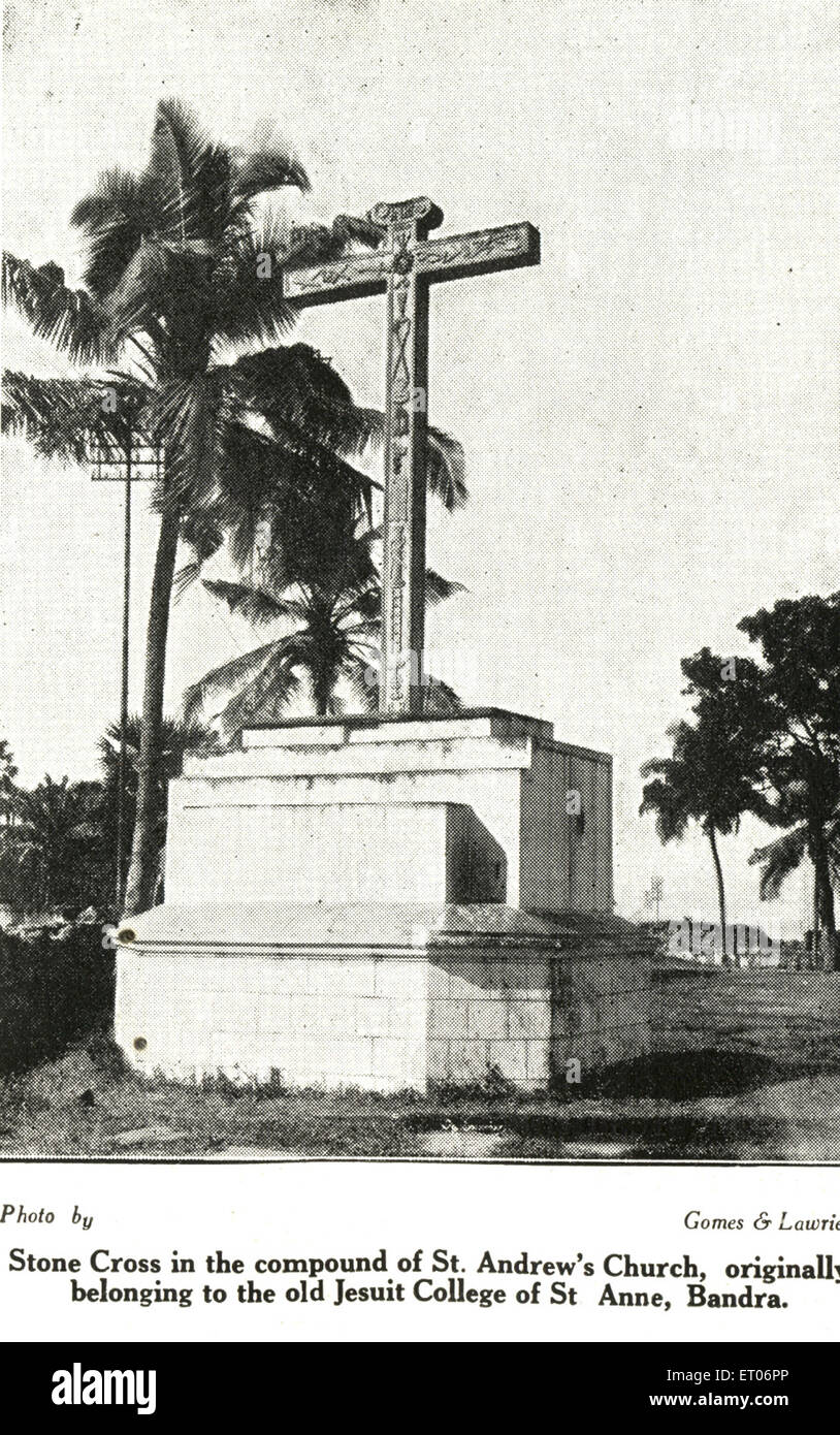 Steinernes Kreuz in Mischfuttermitteln, die St. Andreas Kirche ursprünglich vom portugiesischen Jesuitenkolleg St. Anne bandra Bombay Mumbai Indien - jsa 152810 Stockfoto
