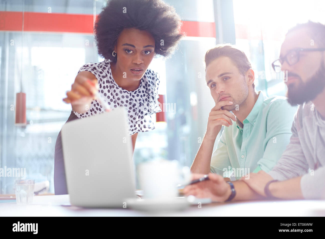 Business-Leute treffen am laptop Stockfoto