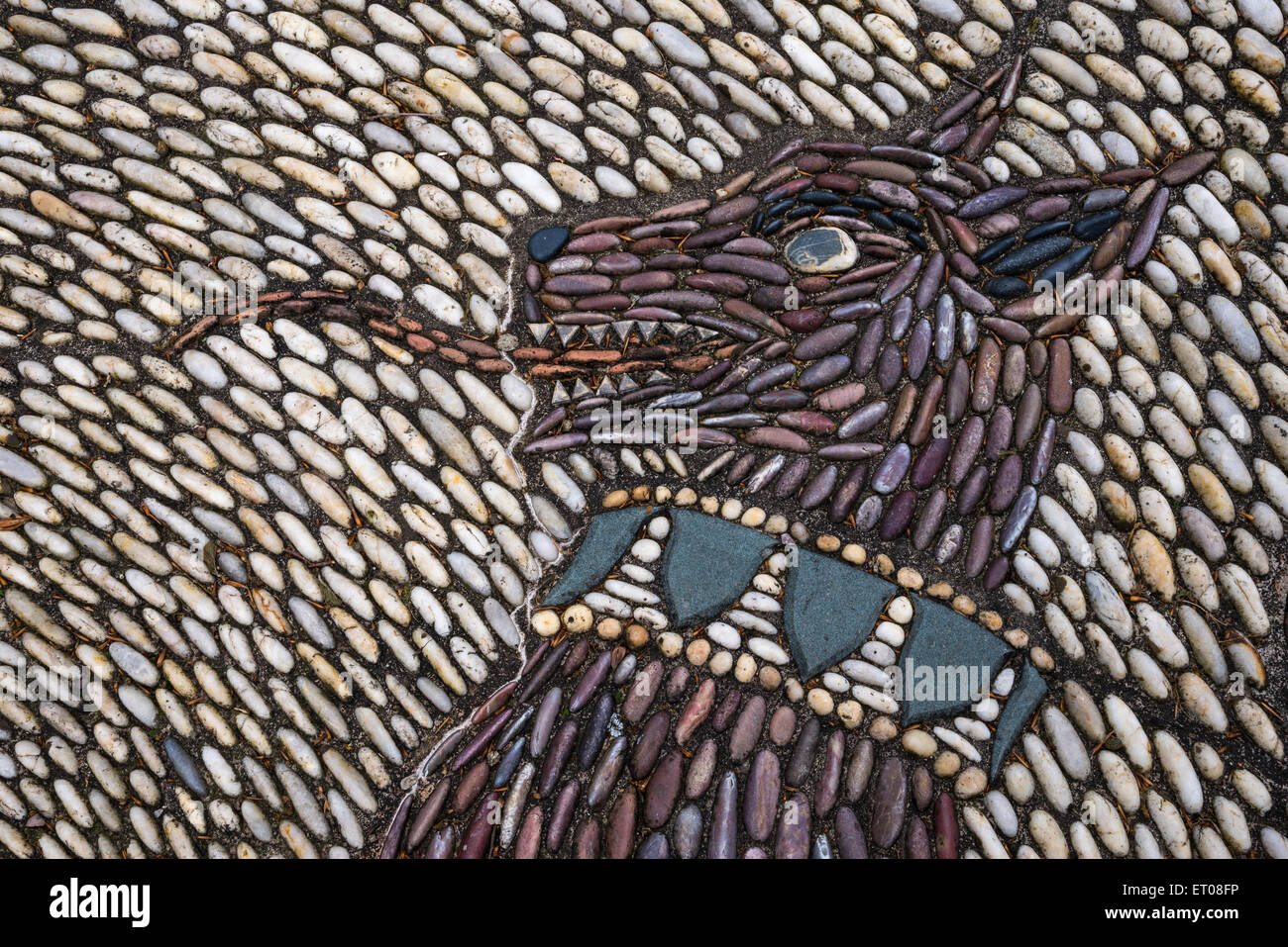 Detail eines Mosaiks Cholmondeley Castle Gardens in Cheshire. Stockfoto
