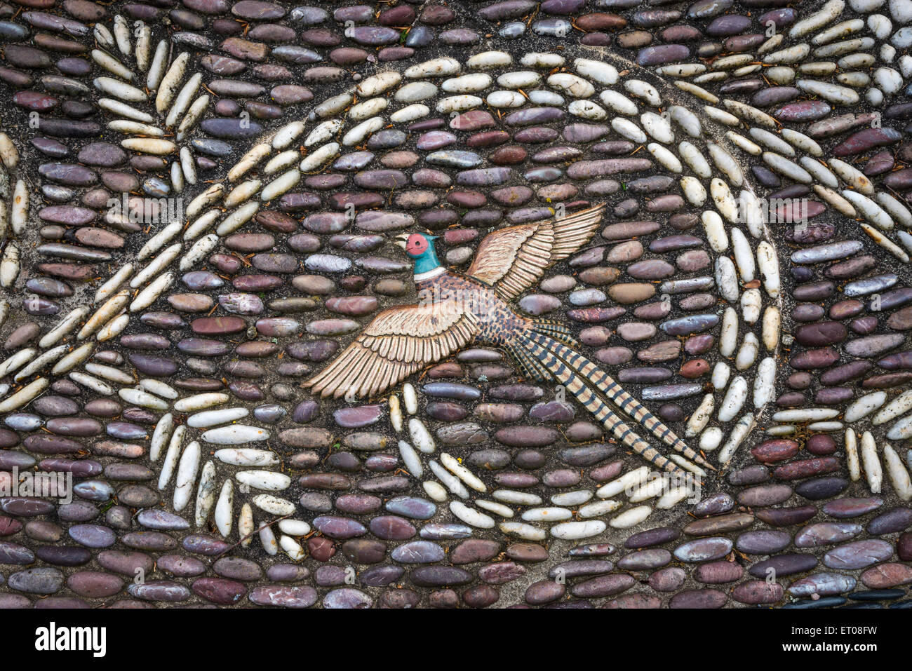 Detail eines Mosaiks Cholmondeley Castle Gardens in Cheshire. Stockfoto