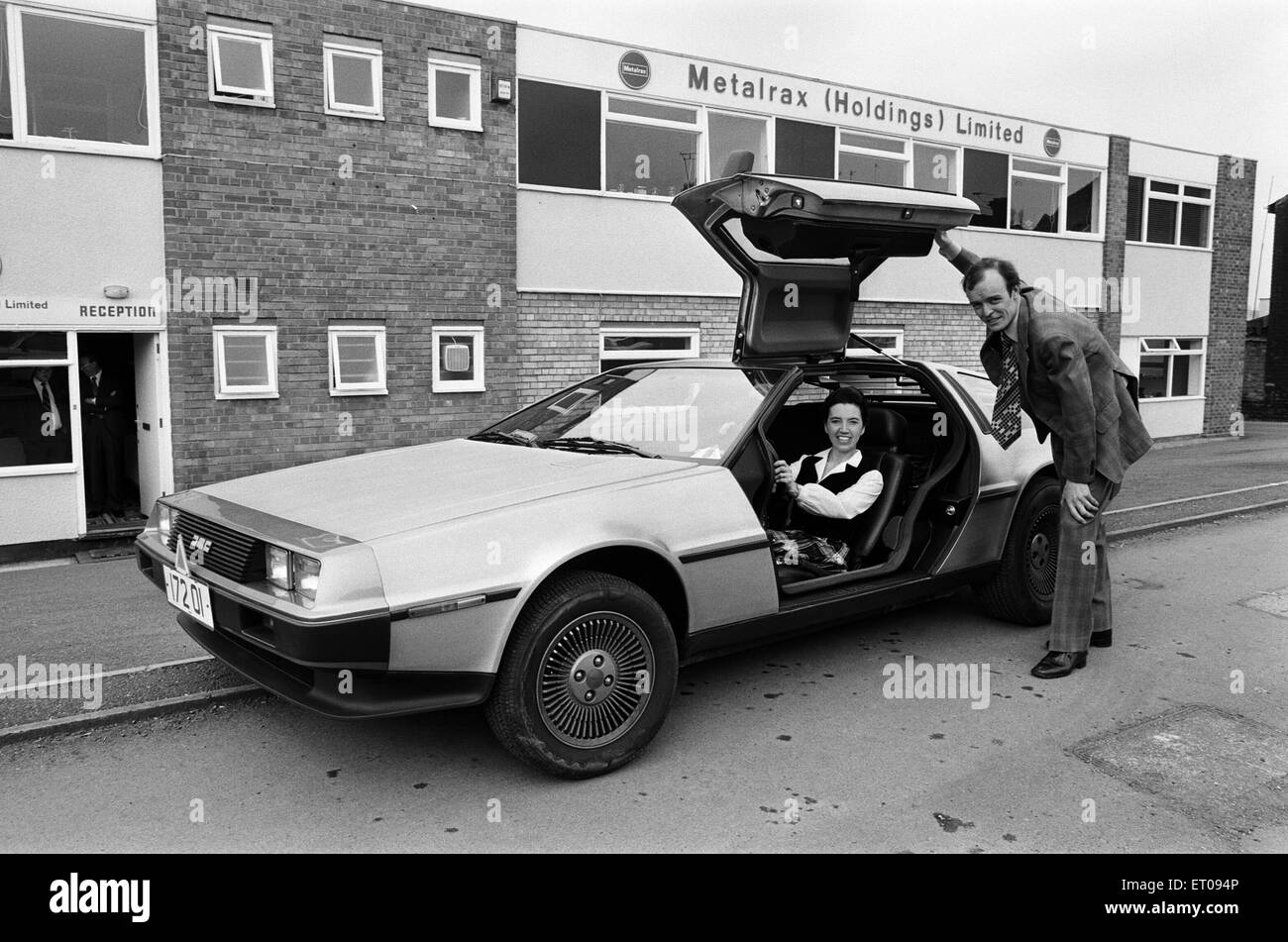 Der DeLorean DMC-12 Sportwagen DeLorean Motor Company hergestellt. Im Bild am Firmensitz von Metalrax Holdings Limited, Birmingham, 9. April 1981. Stockfoto