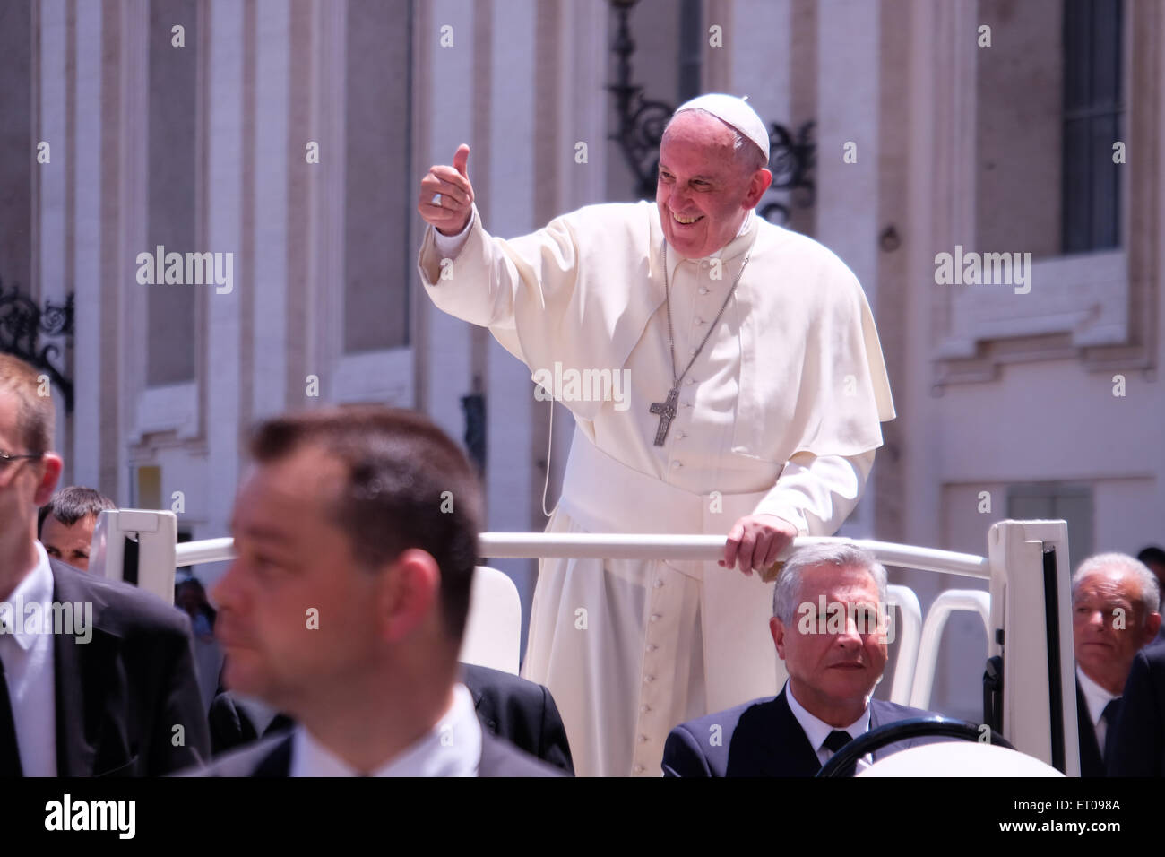 Vatikan-Stadt. 10. Juni 2015. Papst Francis, Generalaudienz in St. Peter Quadrat Credit: wirklich Easy Star/Alamy Live News Stockfoto