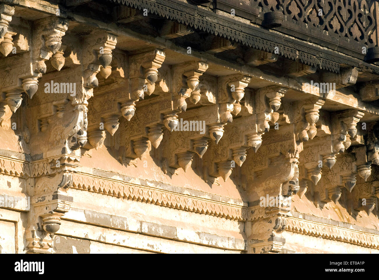 Details im Ibrahim Rauza gebaut von Ibrahim Adil Shah II ist ein Grab und Moschee in Bijapur; Karnataka; Indien Stockfoto
