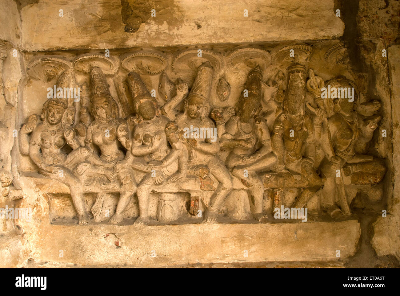 Sapth Mathurukas sieben Jungfrauen-Statue; Kailasanatha-Tempel Sandsteine Pallava König Narasimhavarman Kanchipuram; Tamil Nadu Stockfoto